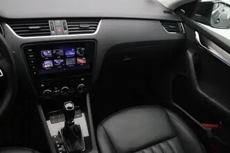 Škoda Octavia, 1.6, 85 kW, diesel, automatic, front-wheel drive