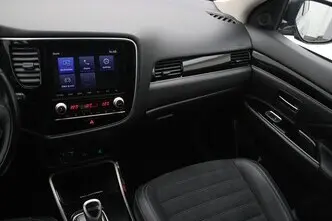 Mitsubishi Outlander, 2.4, 99 kW, plug-in hybrid, automatic, four-wheel drive