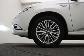 Mitsubishi Outlander, 2.4, 99 kW, plug-in hybrid, automatic, four-wheel drive