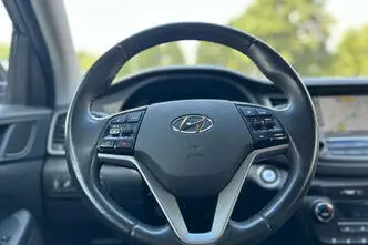 Hyundai Tucson, 0.3, 3000 kW, petrol, automatic, four-wheel drive