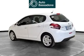 Peugeot 208, 1.2, 61 kW, бензин, механическая, передний привод