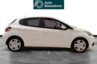 Peugeot 208, 1.2, 61 kW, бензин, механическая, передний привод