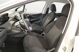 Peugeot 208, 1.2, 61 kW, бензин, механическая, передний привод