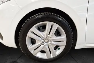Peugeot 208, 1.2, 61 kW, бензин, механическая, передний привод