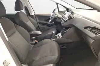 Peugeot 208, 1.2, 61 kW, бензин, механическая, передний привод