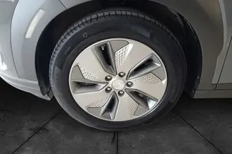 Hyundai Kona, diesel, automatic, front-wheel drive