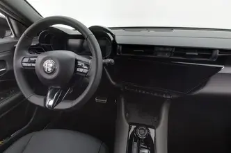 Alfa Romeo Junior, 1.2, 100 kW, hybrid, automatic, front-wheel drive