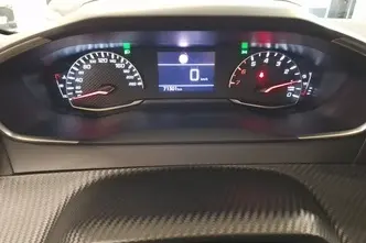 Peugeot 208, 1.2, 55 kW, бензин, механическая, передний привод