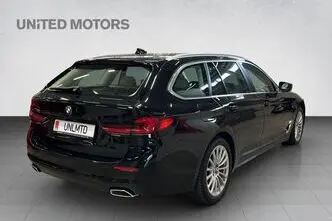 BMW 520, гибрид, автомат, полный привод