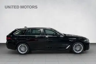 BMW 520, гибрид, автомат, полный привод