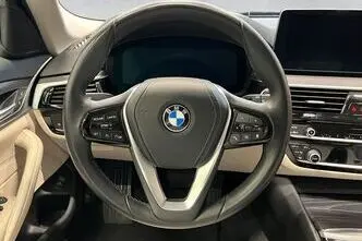 BMW 520, гибрид, автомат, полный привод
