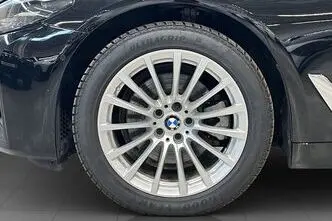 BMW 520, гибрид, автомат, полный привод