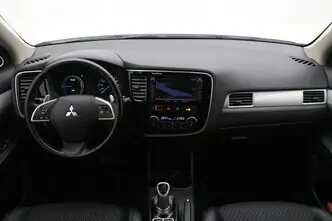 Mitsubishi Outlander, 2.0, 89 kW, plug-in hybrid, automatic, four-wheel drive