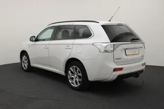 Mitsubishi Outlander, 2.0, 89 kW, plug-in hybrid, automatic, four-wheel drive