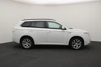 Mitsubishi Outlander, 2.0, 89 kW, plug-in hybrid, automatic, four-wheel drive