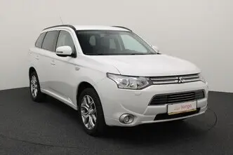 Mitsubishi Outlander, 2.0, 89 kW, plug-in hybrid, automatic, four-wheel drive