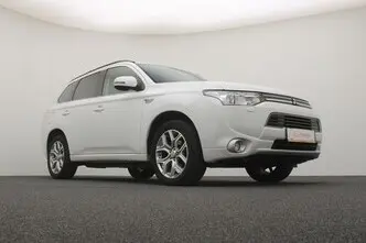 Mitsubishi Outlander, 2.0, 89 kW, plug-in hybrid, automatic, four-wheel drive