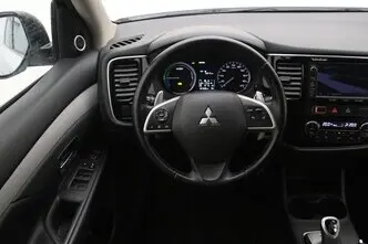 Mitsubishi Outlander, 2.0, 89 kW, plug-in hybrid, automatic, four-wheel drive