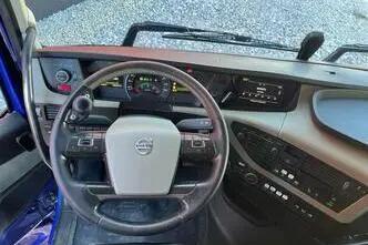 Volvo FH 540 8x4/4, 405 kW, diesel, automatic