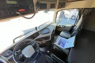 Volvo FH 540 8x4/4, 405 kW, diesel, automatic