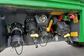 John Deere R962i