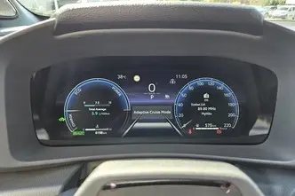 Toyota C-HR, 2.0, 112 kW, гибрид, автомат, полный привод