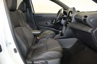 Toyota Yaris Cross, 1.5, 68 kW, hübriid, automaat, nelikvedu