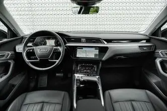 Audi e-tron, 300 kW, elekter, automaat, nelikvedu