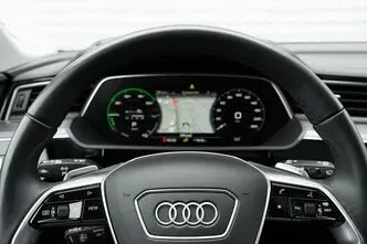 Audi e-tron, 300 kW, elekter, automaat, nelikvedu