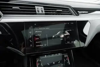 Audi e-tron, 300 kW, elekter, automaat, nelikvedu