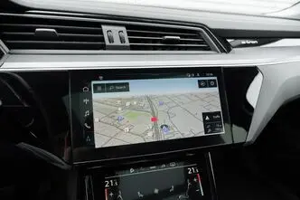 Audi e-tron, 300 kW, elekter, automaat, nelikvedu