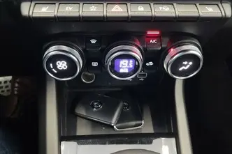 Renault Arkana, 1.6, 105 kW, гибрид, автомат, передний привод