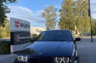 BMW 316, 75 kW, bensiin, manuaal, tagavedu