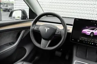 Tesla Model Y, 378 kW, electric, automatic, four-wheel drive