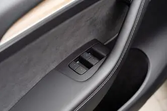 Tesla Model Y, 378 kW, electric, automatic, four-wheel drive
