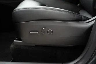 Tesla Model Y, 378 kW, electric, automatic, four-wheel drive