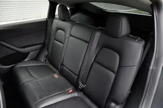 Tesla Model Y, 378 kW, electric, automatic, four-wheel drive