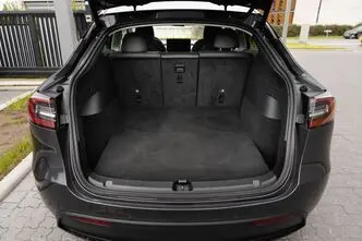 Tesla Model Y, 378 kW, electric, automatic, four-wheel drive