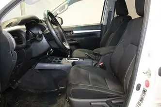 Toyota Hilux, 2.4, 110 kW, дизель, автомат, полный привод