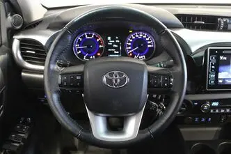 Toyota Hilux, 2.4, 110 kW, дизель, автомат, полный привод