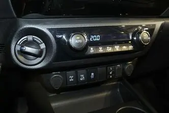 Toyota Hilux, 2.4, 110 kW, дизель, автомат, полный привод