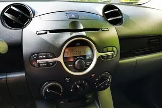 Mazda 2, 1.3, 55 kW, bensiin, manuaal, esivedu