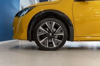 Peugeot 208, 1.2, 74 kW, bensiin, automaat, esivedu