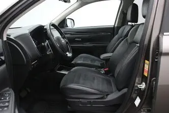 Mitsubishi Outlander, 2.0, 110 kW, petrol, automatic, four-wheel drive