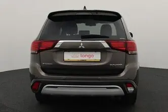 Mitsubishi Outlander, 2.0, 110 kW, petrol, automatic, four-wheel drive