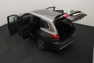 Mitsubishi Outlander, 2.0, 110 kW, petrol, automatic, four-wheel drive