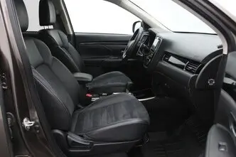 Mitsubishi Outlander, 2.0, 110 kW, petrol, automatic, four-wheel drive