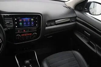 Mitsubishi Outlander, 2.0, 110 kW, petrol, automatic, four-wheel drive
