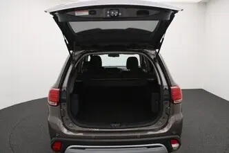 Mitsubishi Outlander, 2.0, 110 kW, petrol, automatic, four-wheel drive