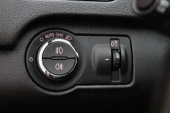 Opel Insignia, 1.4, 103 kW, bensiin, manuaal, esivedu